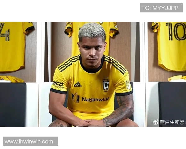 模仿某国足球明星的人如何通过模仿提升自己的足球技巧与风格